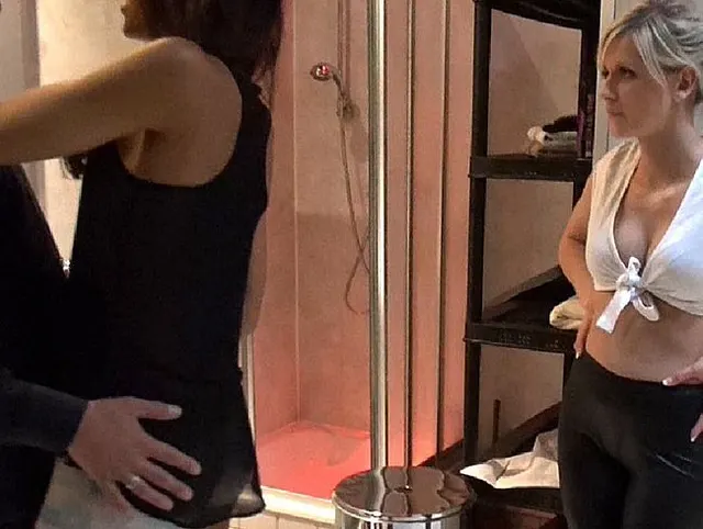 Ich werde beim Pinkeln erwischt und lande im Vierer mit Trainer und Stiefvater
